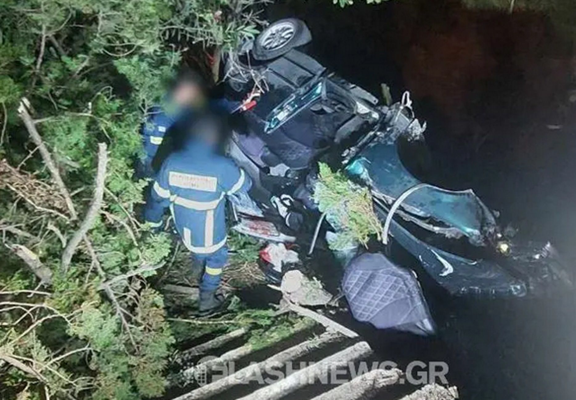 Χανιά: Διαλύθηκε αυτοκίνητο και εγκλωβίστηκε σοβαρά τραυματισμένη γυναίκα μετά από τροχαίο στο Μάλεμε