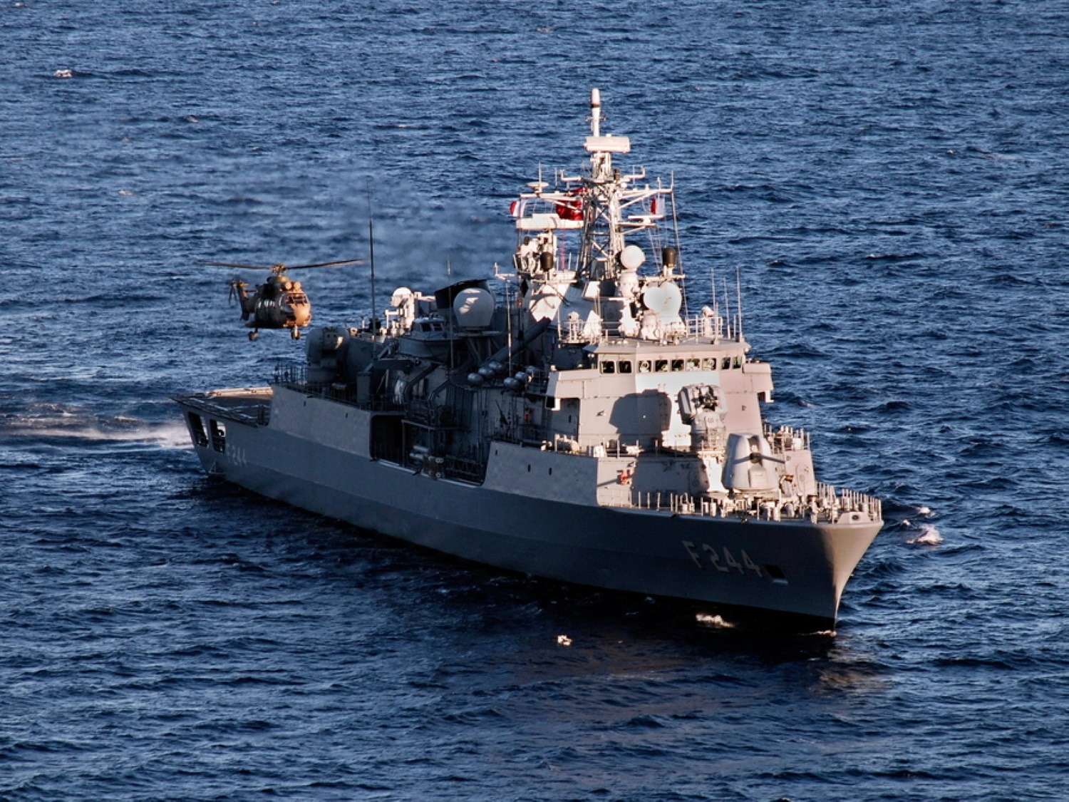Προκλητική NAVTEX της Τουρκίας για τοποθέτηση καλωδίων σε «τουρκική υφαλοκρηπίδα» νότια της Ρόδου