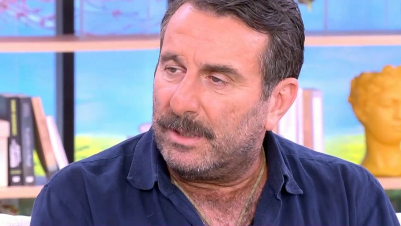 Ηλίας Βαλάσης: «Η πολιτική εκμεταλλεύεται κάθε τι που μπορεί να της φέρει λεφτά στην τσέπη, ζέχνει»