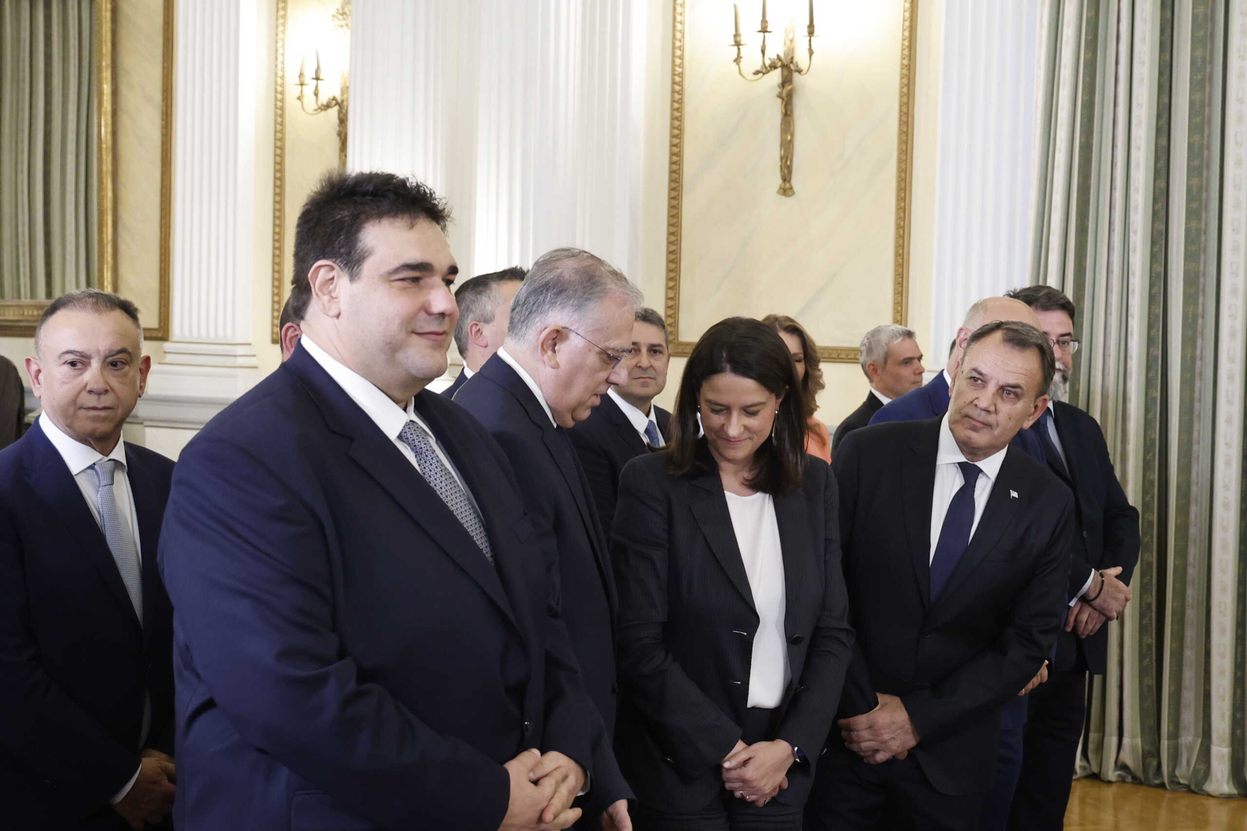 Live: Η ορκομωσία της νέας κυβέρνησης μετά τον ανασχηματισμό