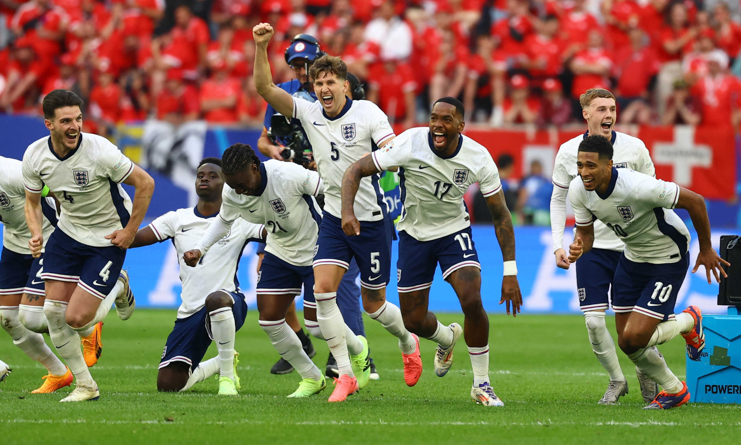Soccer Football - Euro 2024 - Quarter Final - England v Switzerland - Dusseldorf Arena, Dusseldorf, Germany - July 6, 2024 England players celebrate after winning the penalty shootout REUTERS