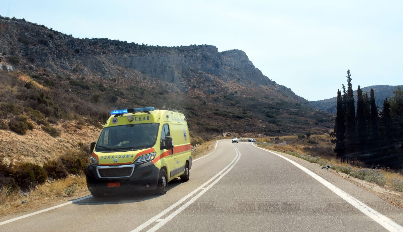 Λαμία: Συνταξιούχος αστυνομικός έστειλε στο νοσοκομείο τον 89χρονο πατέρα του – Τον χτύπησε με γροθιές, κλωτσιές και κουτουλιά