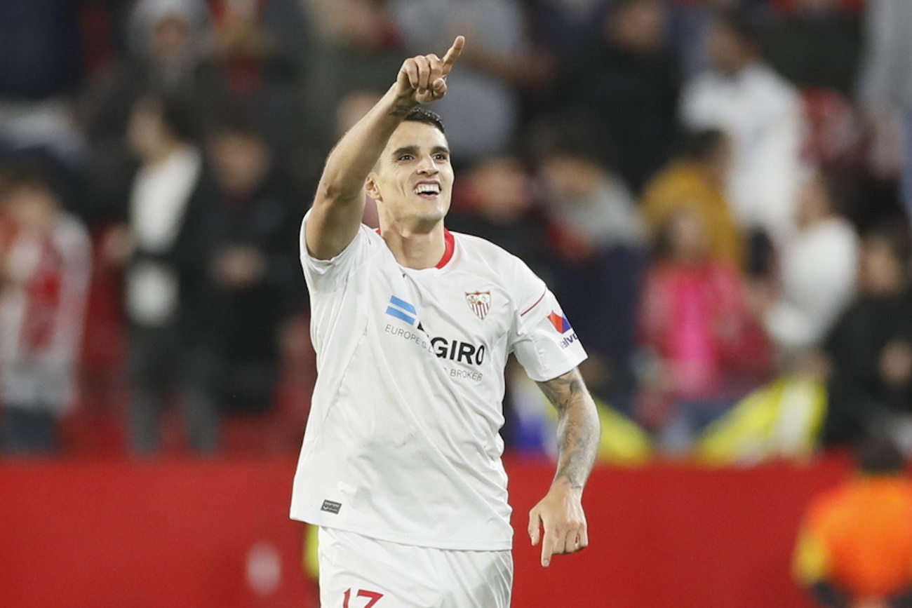 epa10512594 Sevilla's midfielder Erik Lamela celebrates after scoring the 2-0 goal during the UEFA Europa League Round of 16, 1st leg match between Sevilla FC and Fenerbahce SK, in Seville, southern Spain, 09 March 2023.  EPA