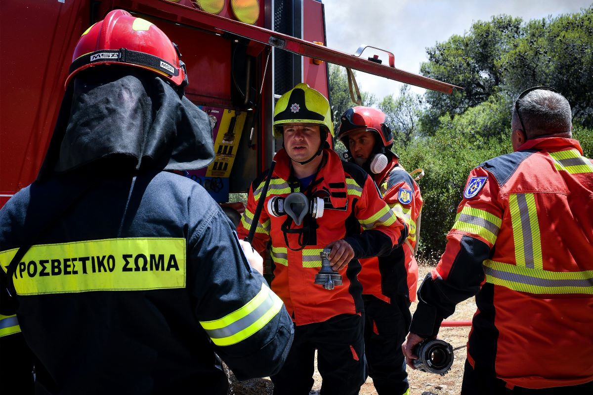 Φωτιά στη Νεμέα, στην περιοχή Δάφνη – Σηκώθηκαν και αεροσκάφη