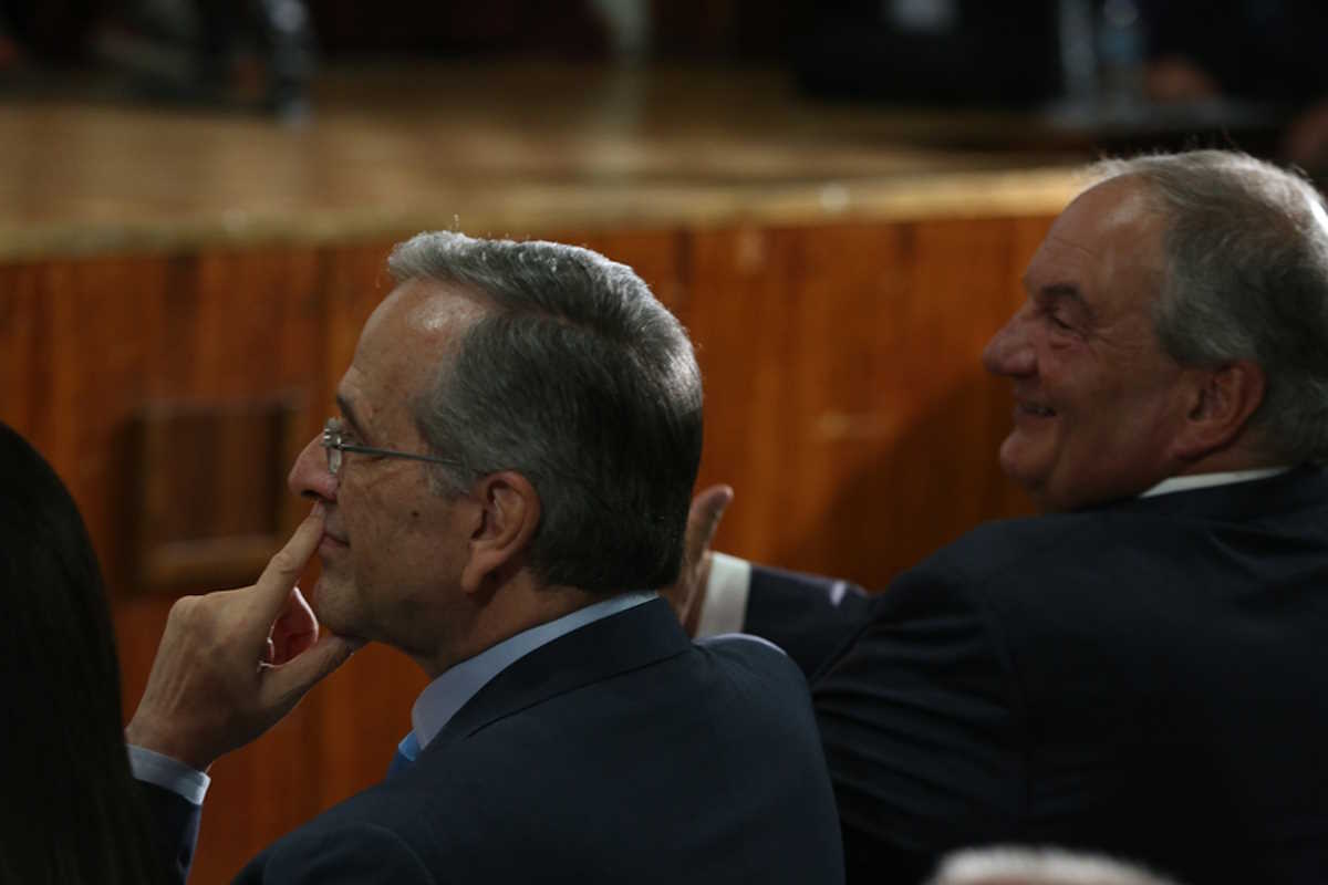 Οι πρώην πρωθυπουργοί Αντώνης Σαμαράς (Α) και Κώστας Καραμανλής (Δ) παρευρίσκονται στην παρουσίαση του βιβλίου του διευθυντή της «Εστίας», Μανώλη Κοττάκη, «Οι Απόρρητοι Φάκελοι Καραμανλή», στο Πολεμικό Μουσείο, Δευτέρα 1 Ιουλίου 2024. ΑΠΕ-ΜΠΕ