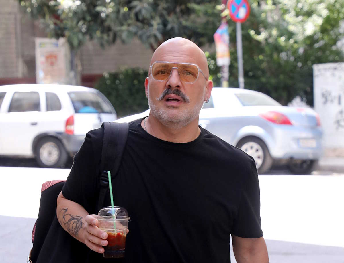 Νίκος Μουτσινάς: «Σ’ αγαπάω, εις το επανιδείν» έγραψε για την απώλεια του αγαπημένου του Άντι