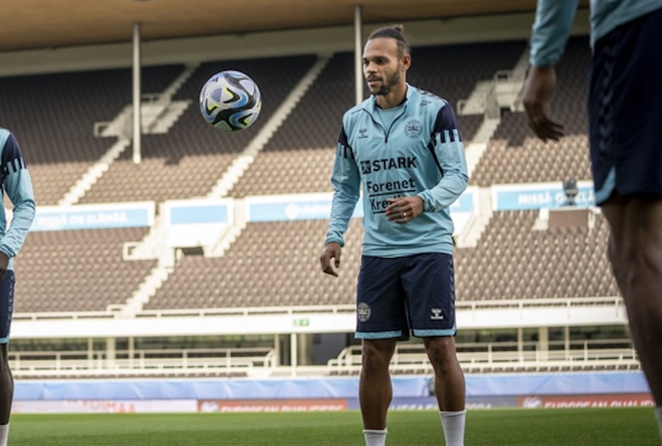 epa10850699 Danish players Martin Braithwaite and Mohamed Daramy (L) during practice at the Olympiastadion in Helsinki, Finland, 09 September 2023. Denmark face Finland in their UEFA European Qualifiers match on 10 September.  EPA