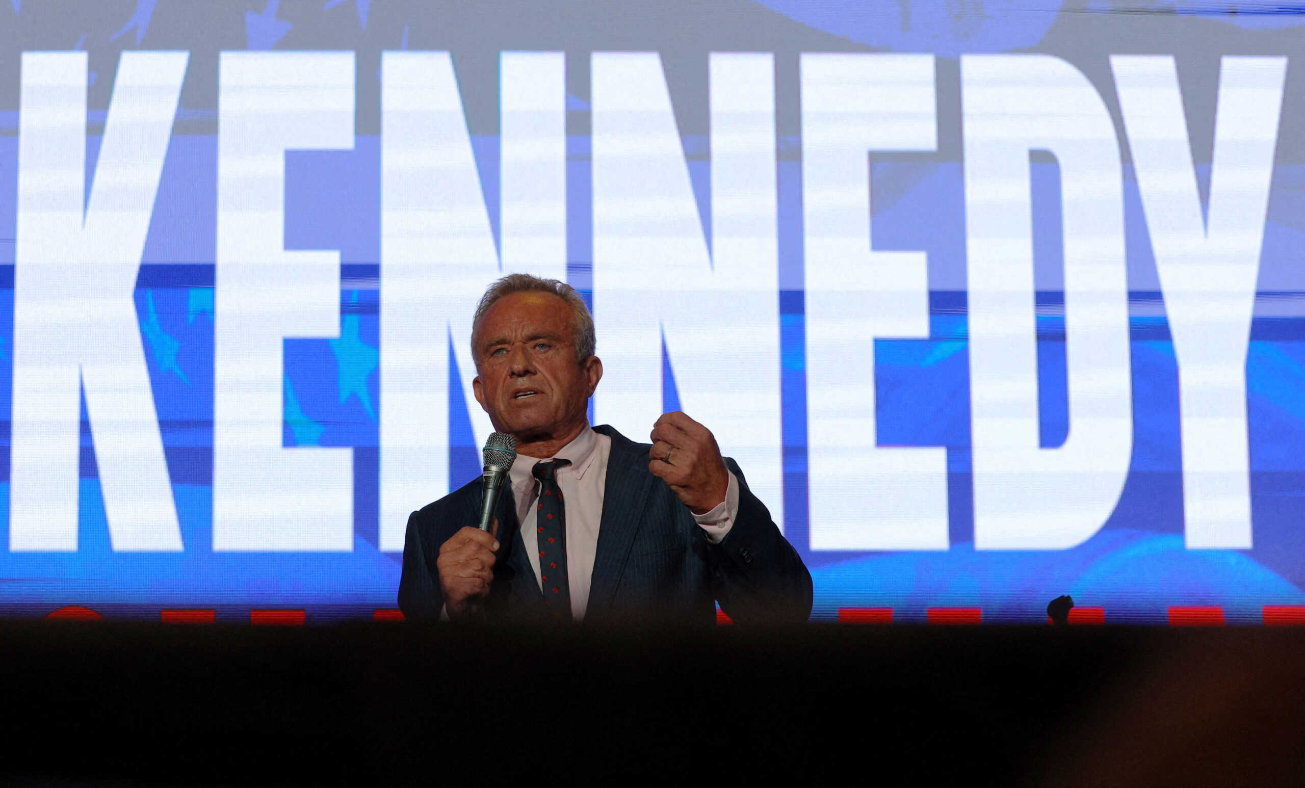 FILE PHOTO: Independent presidential candidate Robert F. Kennedy Jr. addresses the Libertarian Party's national convention in Washington, U.S., May 24, 2024.  REUTERS