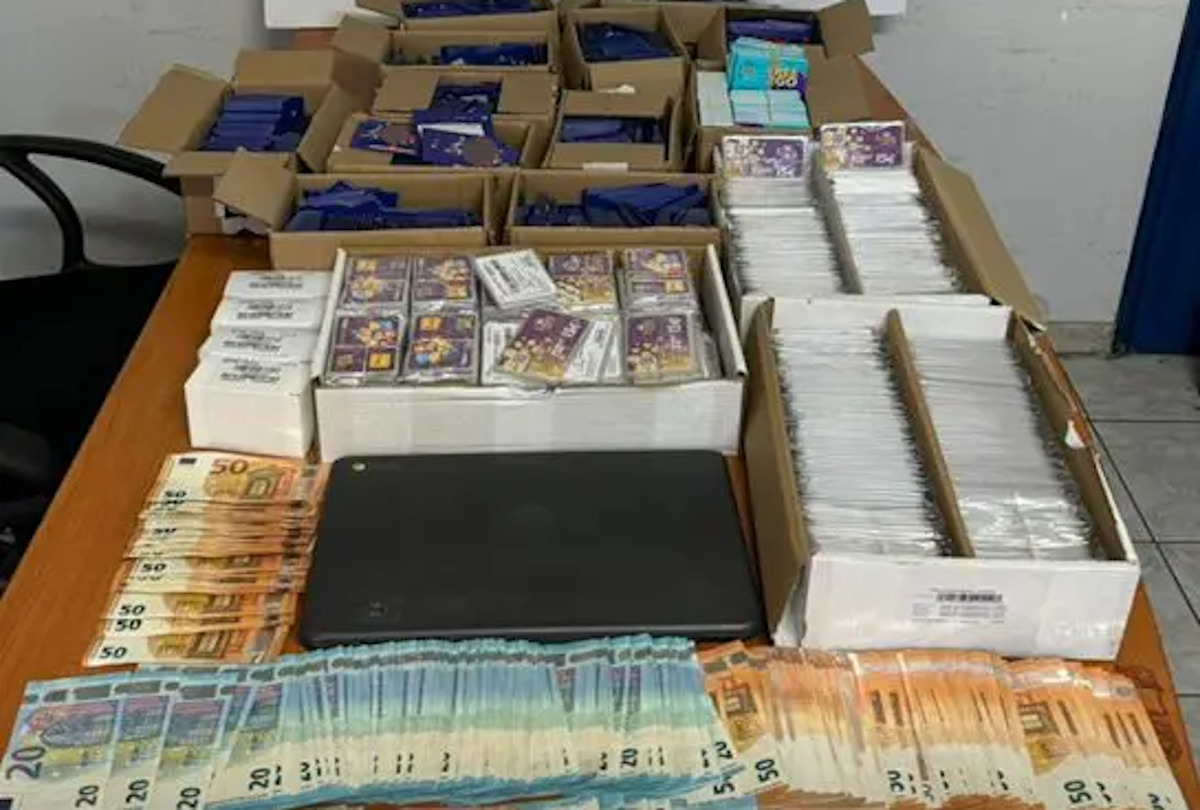 Συνελήφθη 54χρονος που διακινούσε πακέτα σύνδεσης κινητής τηλεφωνίας σε εγκληματίες για να μην εντοπίζονται εύκολα