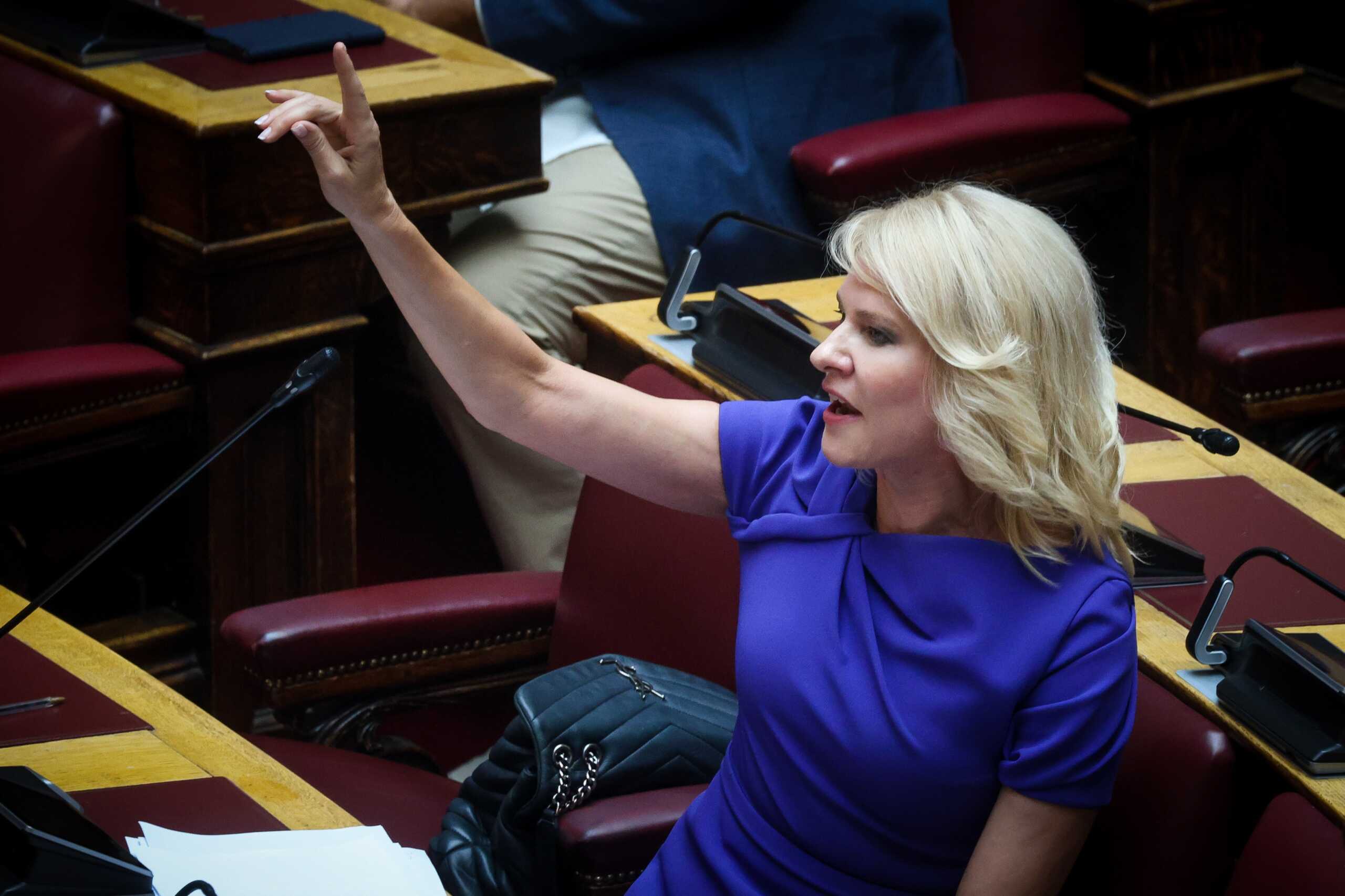Θεοδώρα Τζάκρη: Υμνητές της χούντας Βορίδης, Γεωργιάδης και Πλεύρης
