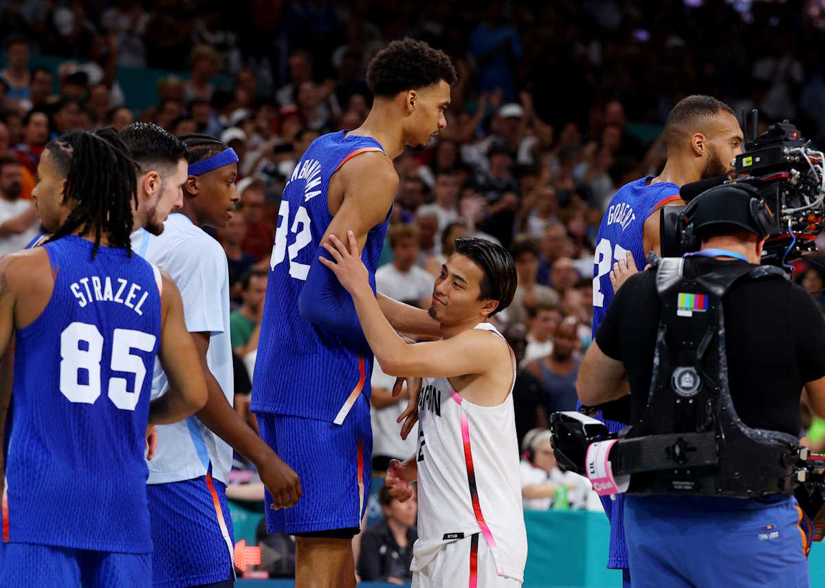 Paris 2024 Olympics - Basketball - Men's Group Phase - Group B - Japan vs France - Lille, Pierre Mauroy Stadium, Villeneve-d'Ascq, France - July 30, 2024. Victor Wembanyama of France (222cm