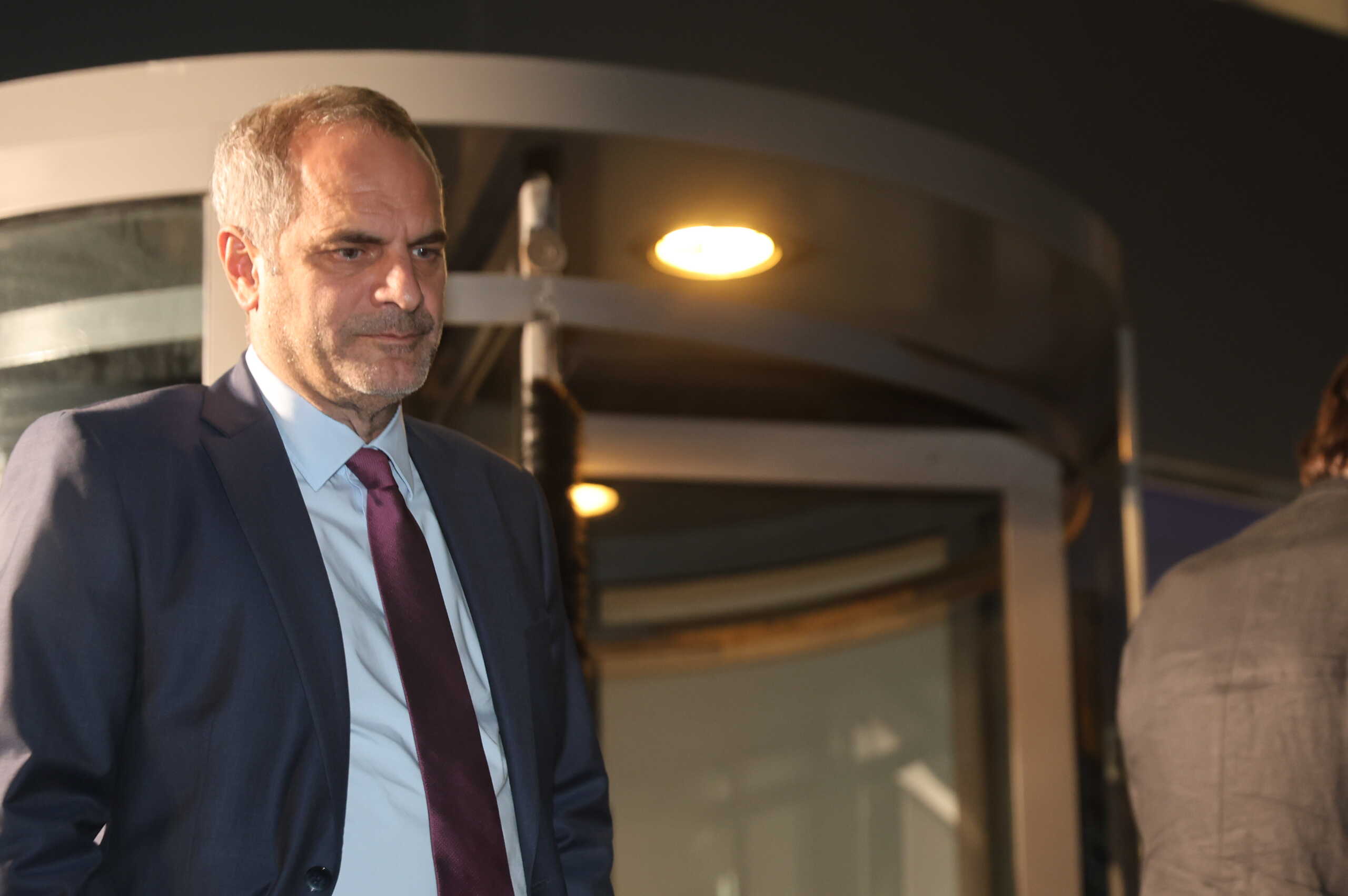 Τηλεοπτικό ντιμπέιτ στην ΕΡΤ μεταξύ των υποψηφίων δημάρχων για τον δήμο της Αθήνας Κώστα Μπακογιάννη και Χάρη Δούκα, Τετάρτη 11 Οκτωβρίου 2023. (ΓΙΩΡΓΟΣ ΚΟΝΤΑΡΙΝΗΣ