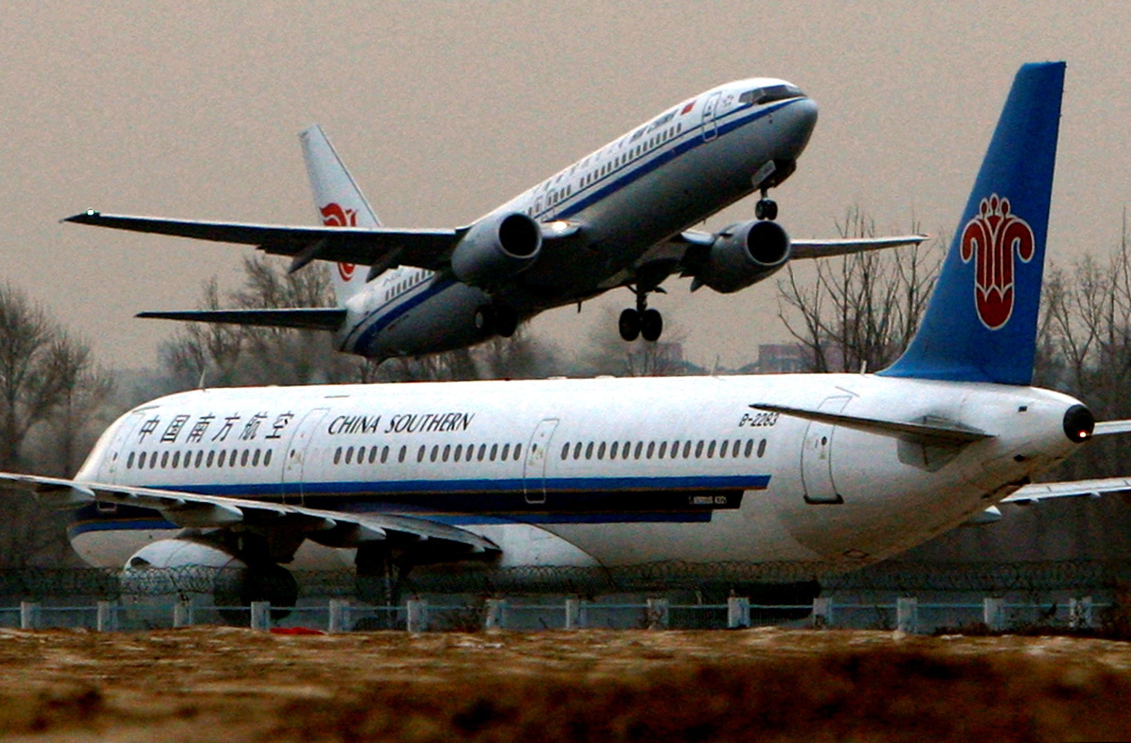Επιβάτης σε πτήση της Air China έψαχνε την τουαλέτα αλλά άνοιξε την έξοδο κινδύνου