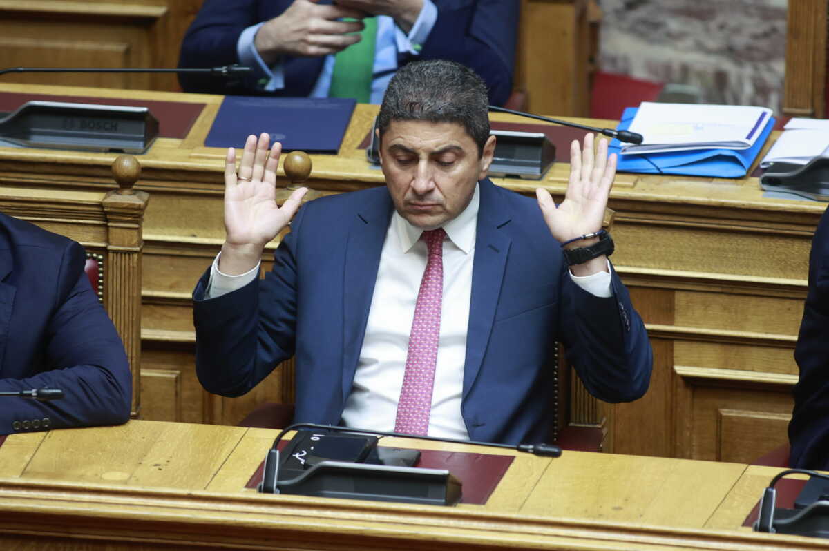 Συζήτηση στην Ολομέλεια της Βουλής, σε επίπεδο πολιτικών αρχηγών, κατόπιν αιτήματος του Πρωθυπουργού Κυριάκου Μητσοτάκη, με αντικείμενο την ενημέρωση για την υλοποίηση των πρωτοβουλιών της Κυβέρνησης σχετικά με την ανασυγκρότηση των περιοχών της Θεσσαλίας και του Έβρου και την αντιμετώπιση της κλιματικής κρίσης, Τετάρτη 22 Νοεμβρίου 2023.
(ΓΙΩΡΓΟΣ ΚΟΝΤΑΡΙΝΗΣ