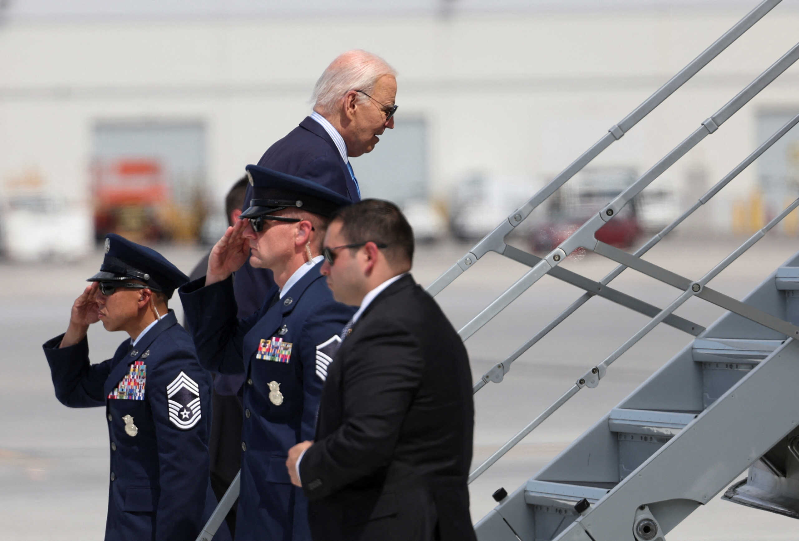 U.S. President Joe Biden boards Air Force One, at Harry Reid international airport in Las Vegas, Nevada, U.S., July 17, 2024. REUTERS