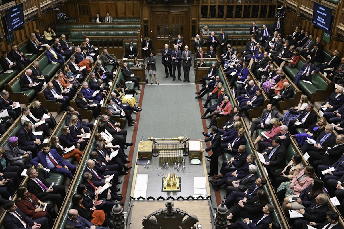 epa11280765 A handout photograph released by the UK Parliament shows British Prime Minister Rishi Sunak (C-R, standing) during a ministerial statement on Iran's attack against Israel, in the House of Commons in London, Britain, 15 April 2024. Speaking in the House of Commons, the British Prime Minister urged all sides to show restraint after Iran's attack on Israel over the weekend, as the international community seeks to prevent a broader regional conflict.  EPA