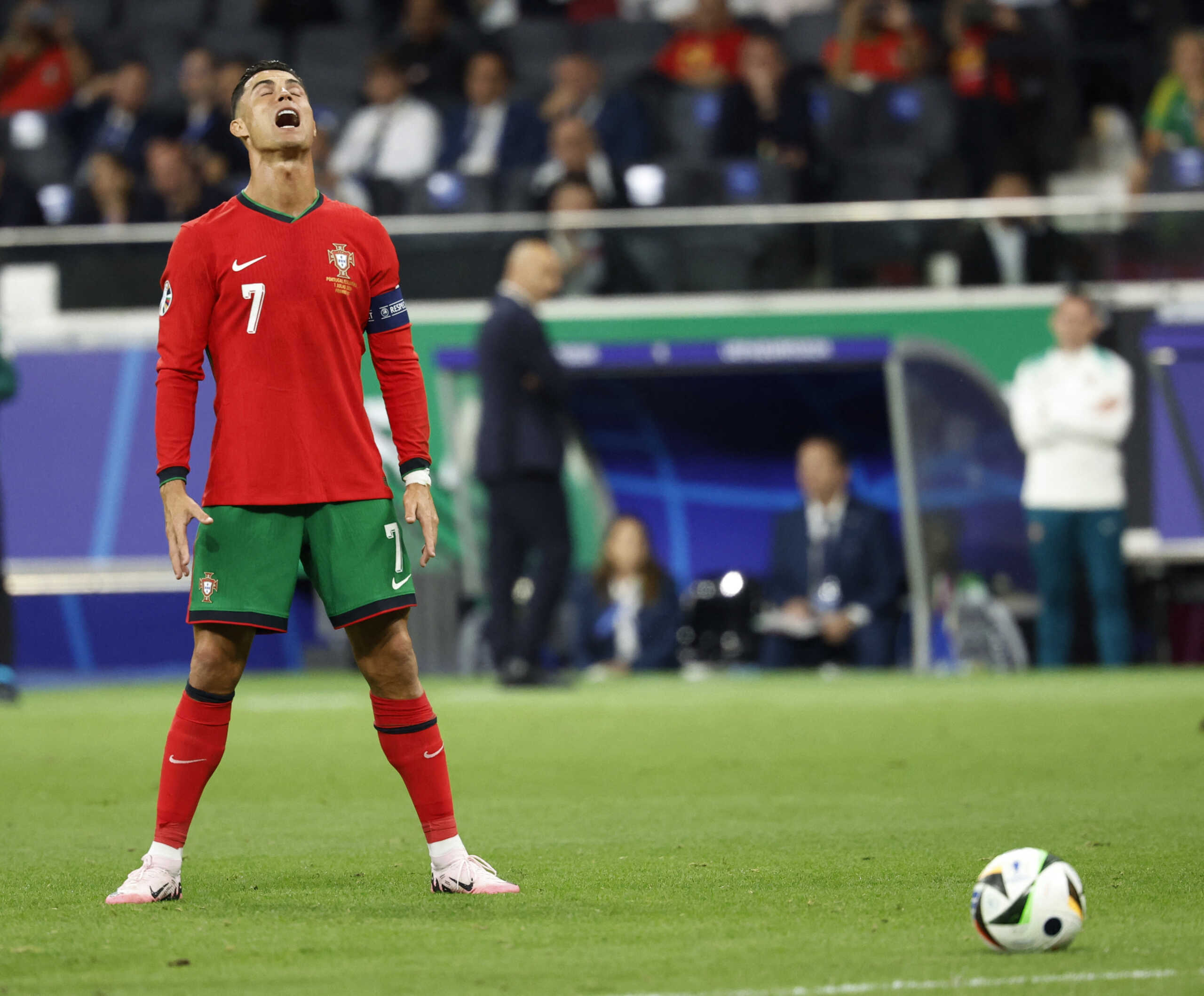 Soccer Football - Euro 2024 - Round of 16 - Portugal v Slovenia - Frankfurt Arena, Frankfurt, Germany - July 1, 2024  Portugal's Cristiano Ronaldo prepares to take a free kick REUTERS