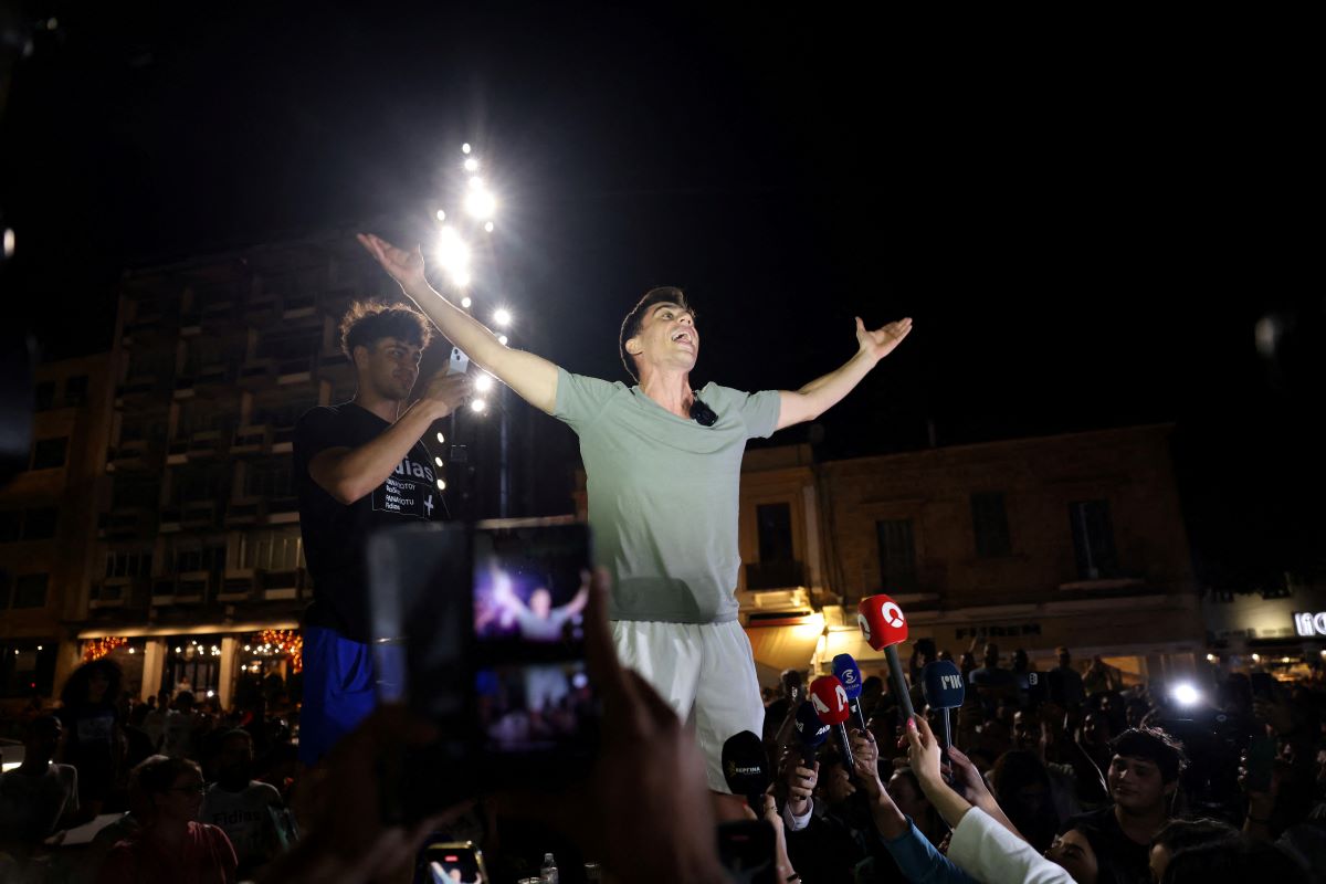 Φειδίας Παναγιώτου: «24 χρονών είμαι, κάνω λάθη» λέει ο ευρωβουλευτής YouTuber μετά τον σάλο με τις δοκιμασίες για 50 ευρώ