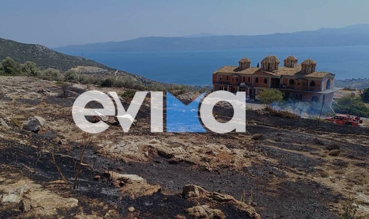 Φωτιά στην Εύβοια κοντά στο μοναστήρι του Αγίου Νικολάου