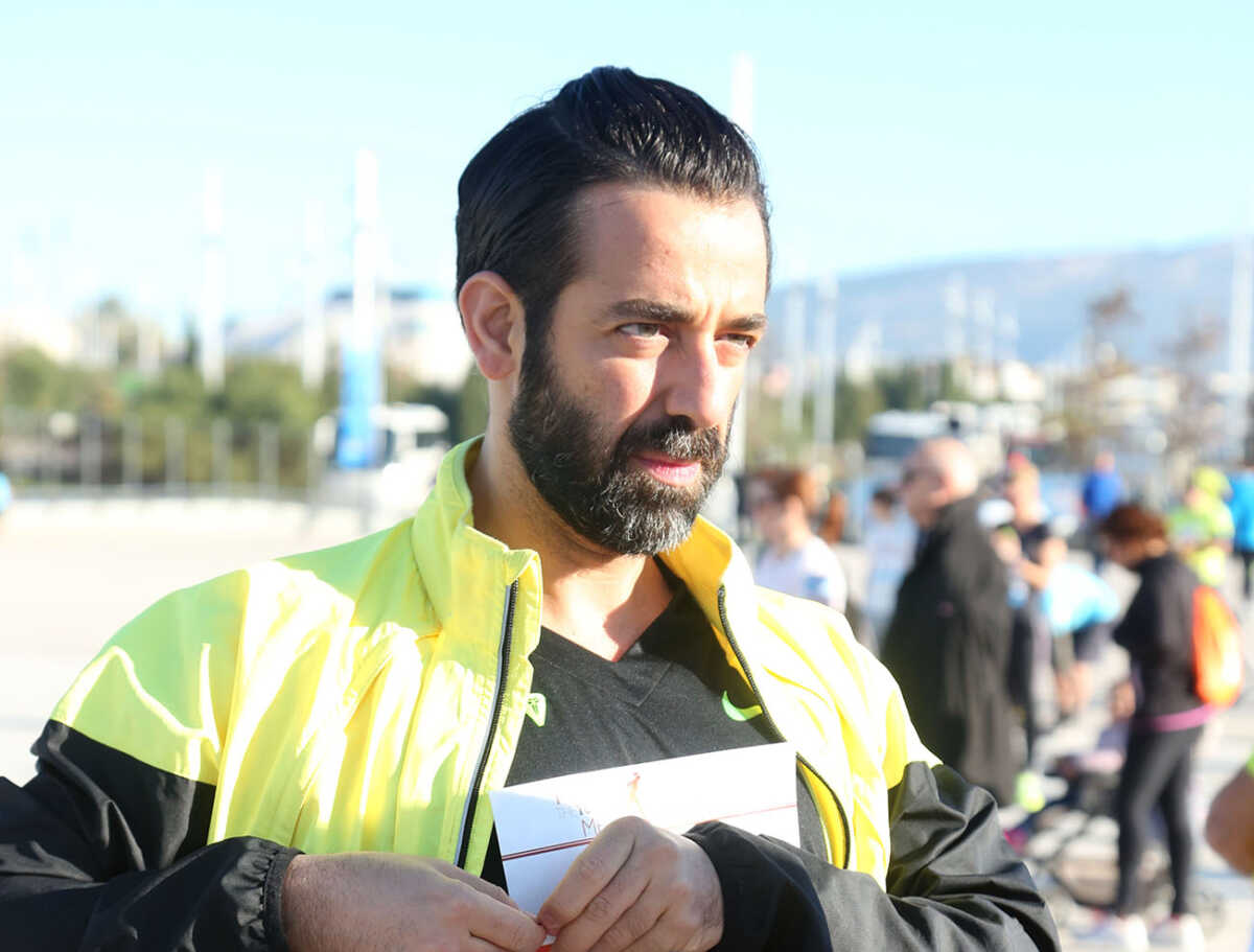 Γιάννης Λάσκος: Μέσα σε αυτό το κουτί έβαζα τούλια από μπομπονιέρες και το έκρυβα μέσα στη ντουλάπα μου