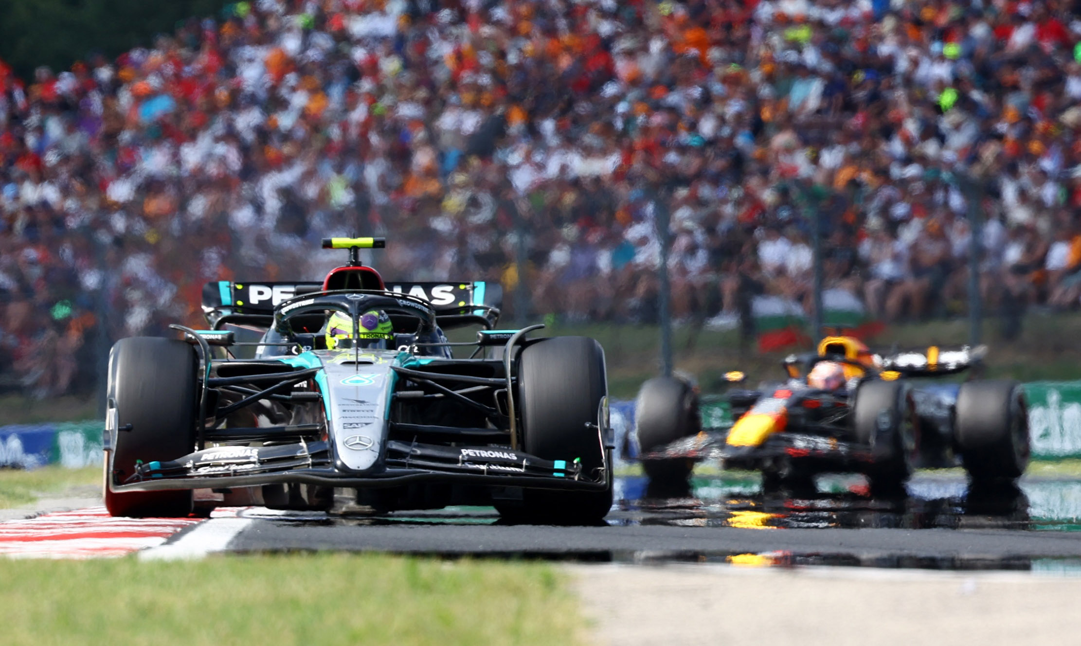 Formula One F1 - Hungarian Grand Prix - Hungaroring, Budapest, Hungary - July 21, 2024 Mercedes' Lewis Hamilton in action during the race REUTERS