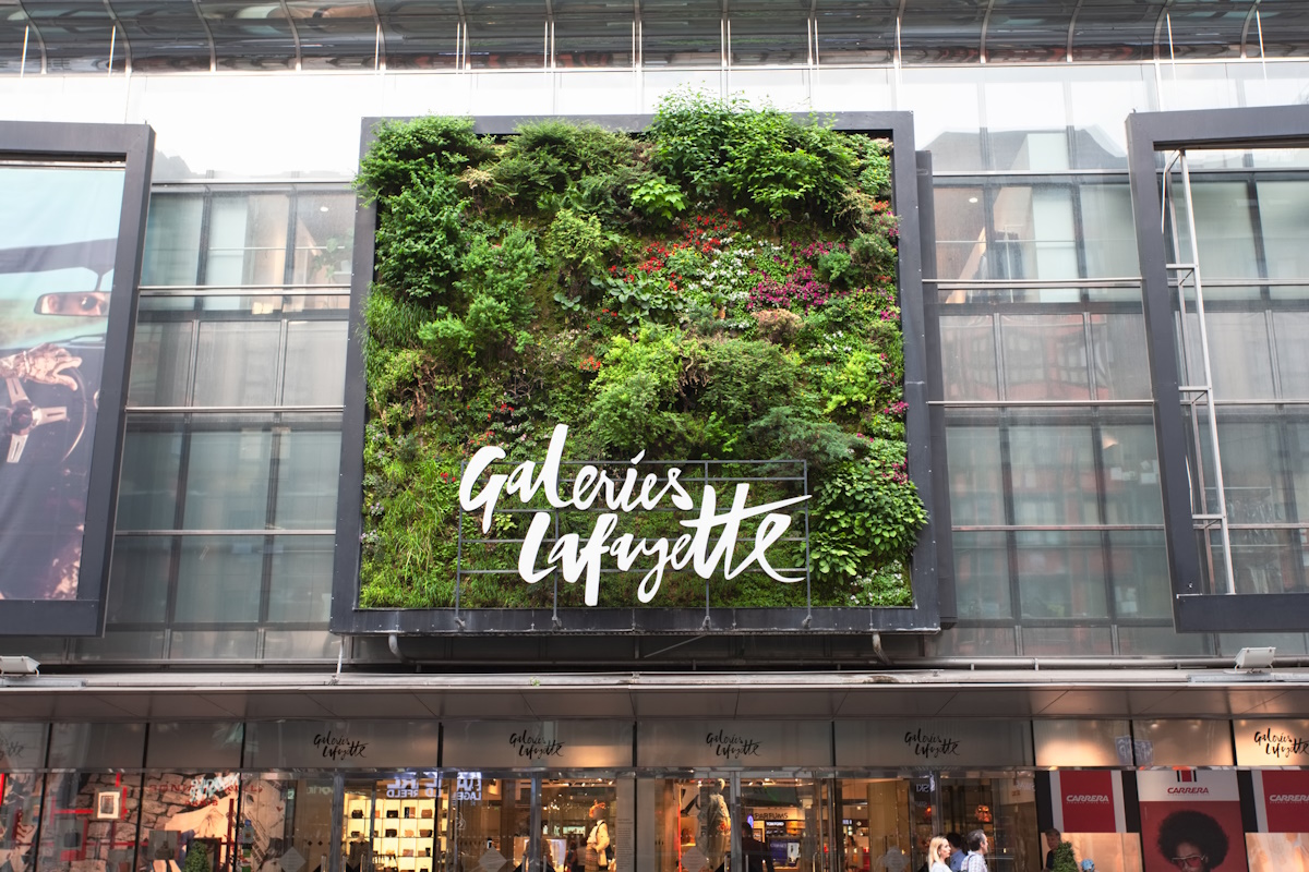 Berlin, Germany, 2018 - Galeries Lafayette - Vertical Garden Patrick Blanc - Grass landscape installation on a facade