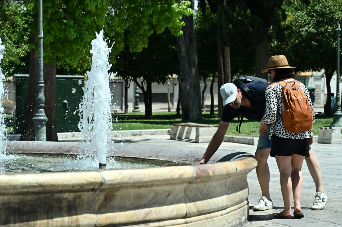 Καιρός: Στους 40 βαθμούς ο υδράργυρος τη Δευτέρα, υποχωρεί ο καύσωνας από την Τρίτη