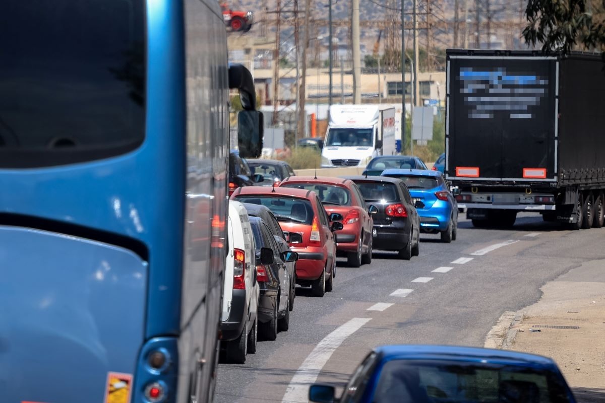 Κίνηση στους δρόμους: Μεγάλο μποτιλιάρισμα στη Λεωφόρο Κηφισού μετά από τροχαίο