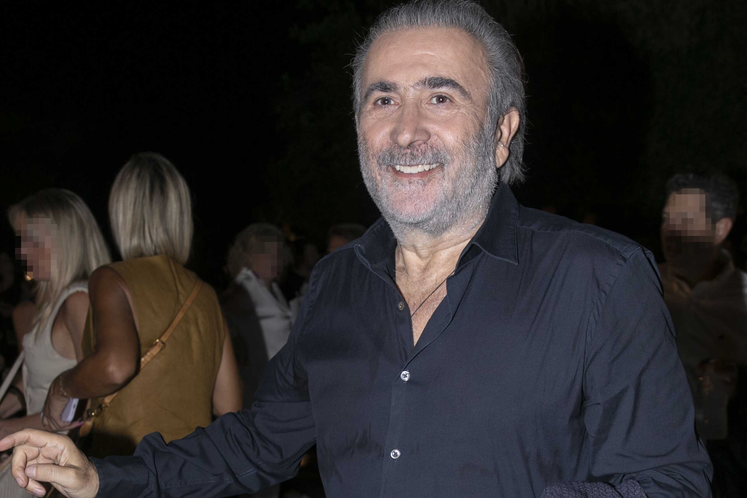 Λάκης Λαζόπουλος: Όσοι πάνε να αναπτυχθούν στη σάτιρα τους βάζουν σε ένα πολυτελές φυτώριο, είμαι αρκετά μεγάλος για φυτό