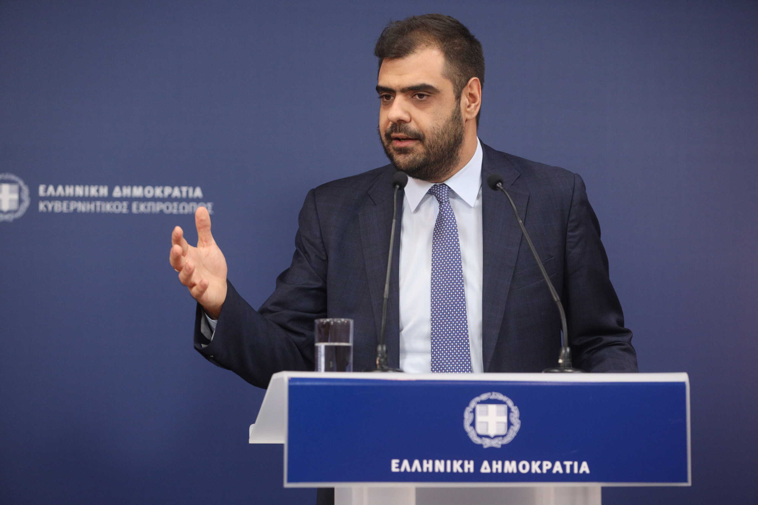 Ενημέρωση των πολιτικών συντακτών και των ανταποκριτών ξένου Τύπου από τον Κυβερνητικό Εκπρόσωπο Παύλο Μαρινάκη, Δευτέρα 8 Ιουλίου 2024. 
(ΓΙΑΝΝΗΣ ΠΑΝΑΓΟΠΟΥΛΟΣ