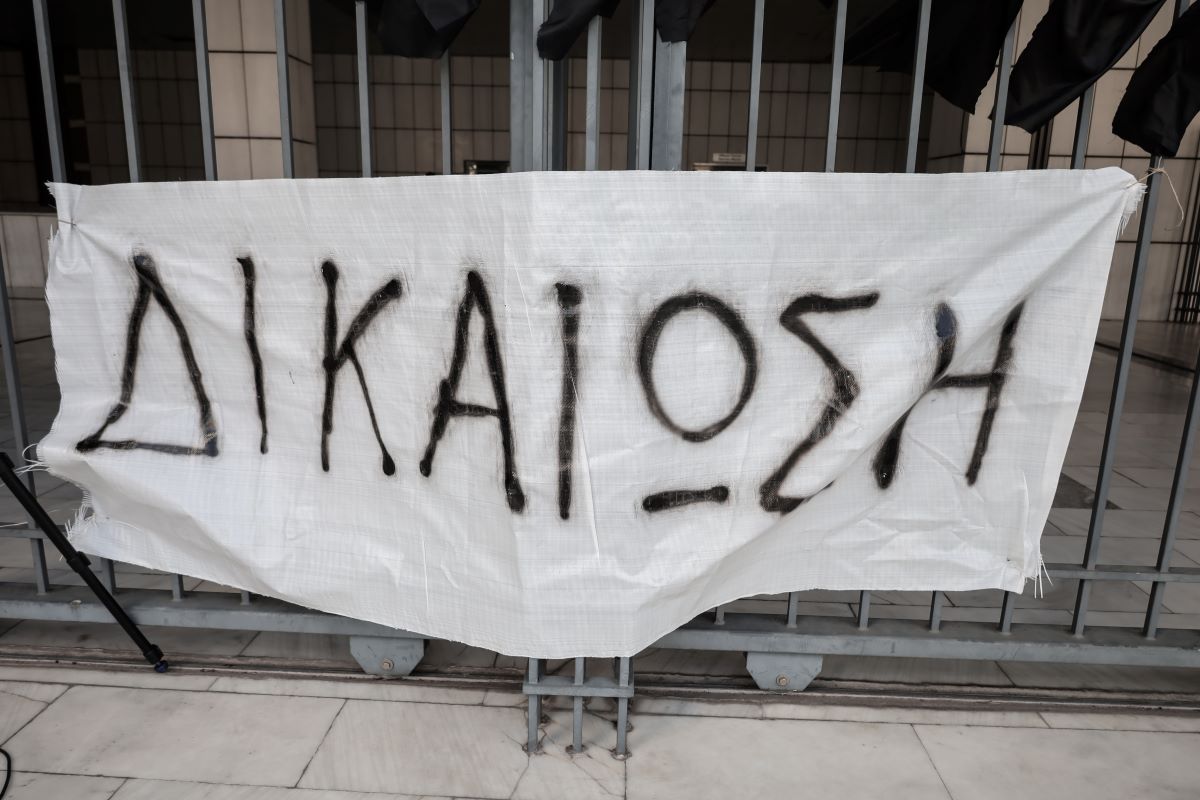 Δίκη για το Μάτι: «Κανένα πλωτό του Λιμενικού δεν υπήρξε» – Συγκλονιστικές οι καταθέσεις των επιζώντων