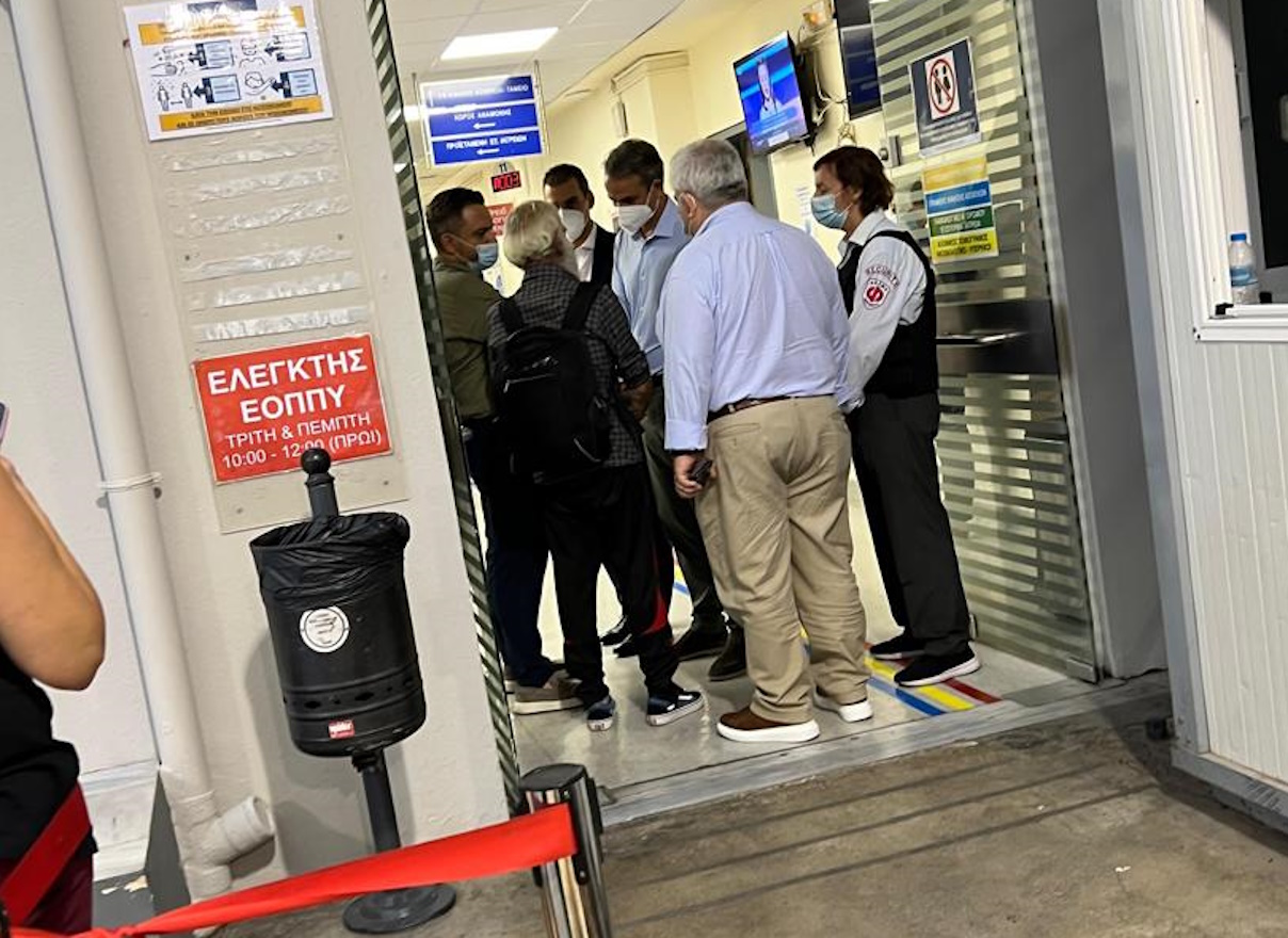Κυριάκος Μητσοτάκης: Αιφνιδιαστική επίσκεψη στο Λαϊκό Νοσοκομείο, αποκλειστικά στο newsit.gr φωτογραφίες και βίντεο