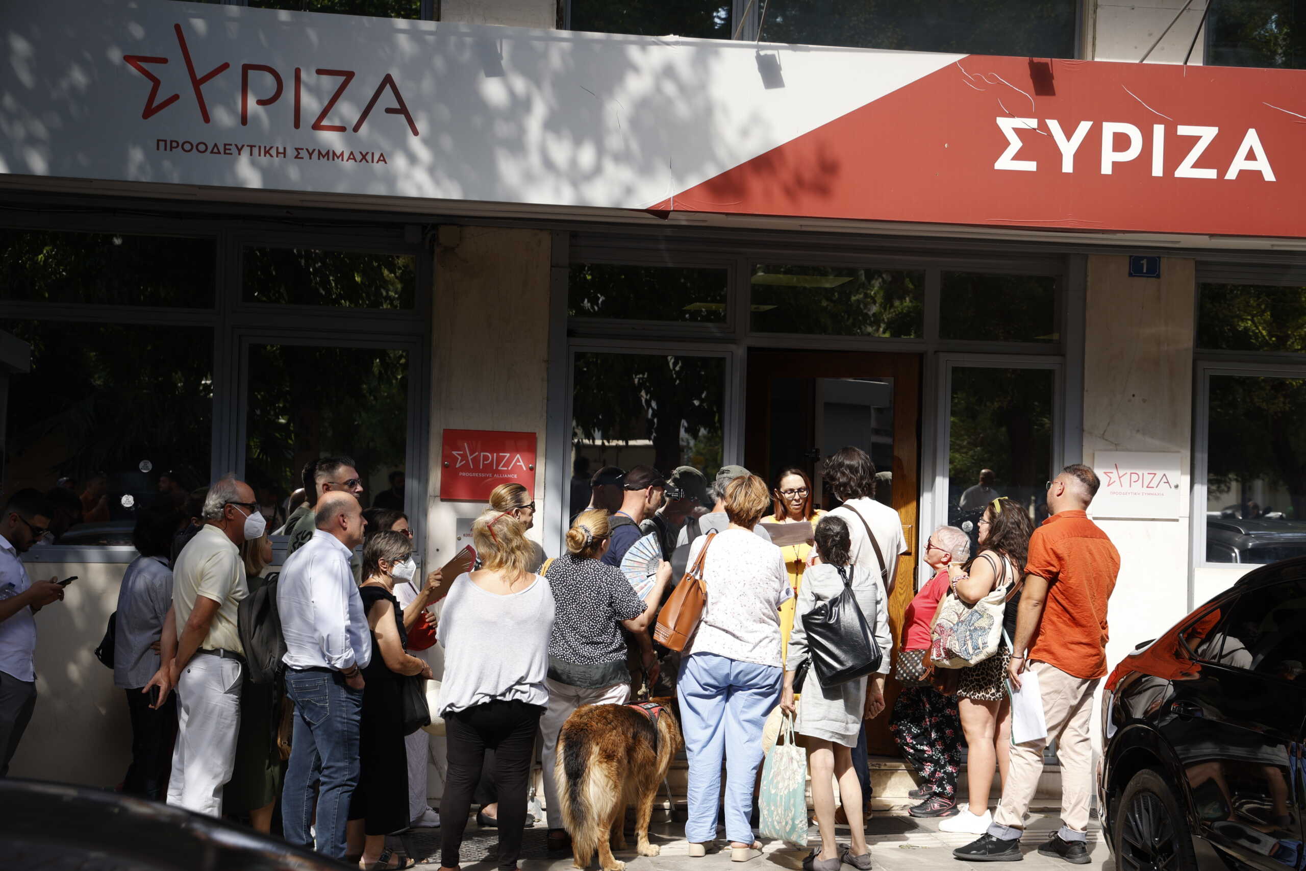 Συναντήσεις του προέδρου του ΣΥΡΙΖΑ - Προοδευτική Συμμαχία, Στέφανου Κασσελάκη με πολίτες στα κεντρικά γραφεία του ΣΥΡΙΖΑ, Πέμπτη 11 Ιουλίου 2024. 
(ΓΙΩΡΓΟΣ ΚΟΝΤΑΡΙΝΗΣ