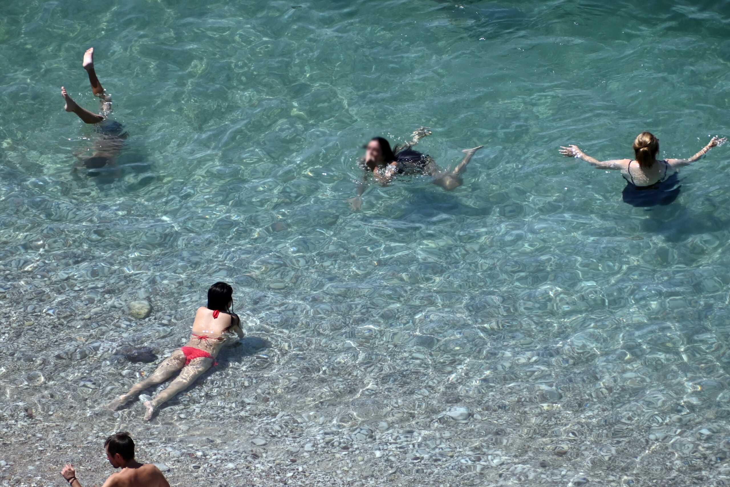 ΝΑΥΠΛΙΟ - ΑΝΟΔΟΣ ΤΗΣ ΘΕΡΜΟΚΡΑΣΙΑΣ ΣΤΙΓΜΙΟΤΥΠΟ ΑΠΟ ΤΙΣ ΠΑΡΑΛΙΕΣ. (ΒΑΣΙΛΗΣ ΠΑΠΑΔΟΠΟΥΛΟΣ