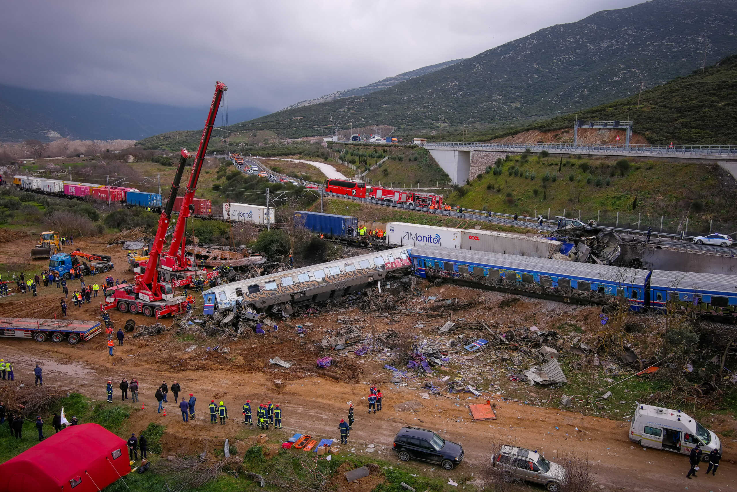 Τέμπη: Δίωξη κατά της προέδρου της ΡΑΣ και στελεχών της Πυροσβεστικής για την εθνική τραγωδία