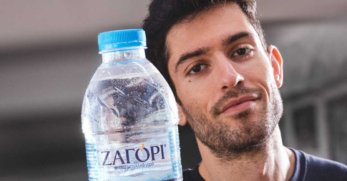 Ο Μίλτος Τεντόγλου δεν βλέπει το τώρα, βλέπει το αύριο, και το πάει τέρμα