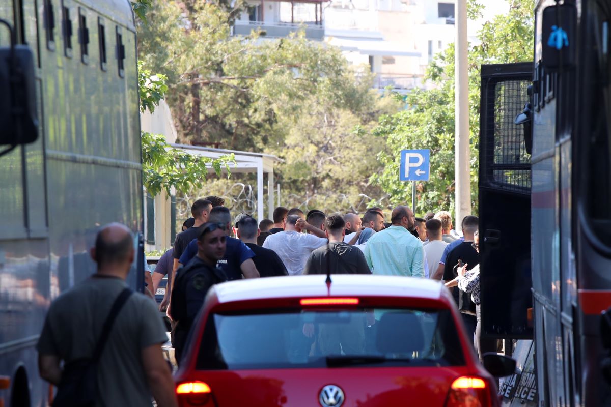 Στη φυλακή μέλη του κυκλώματος εκβιαστών στο οποίο συμμετείχαν και οπαδοί