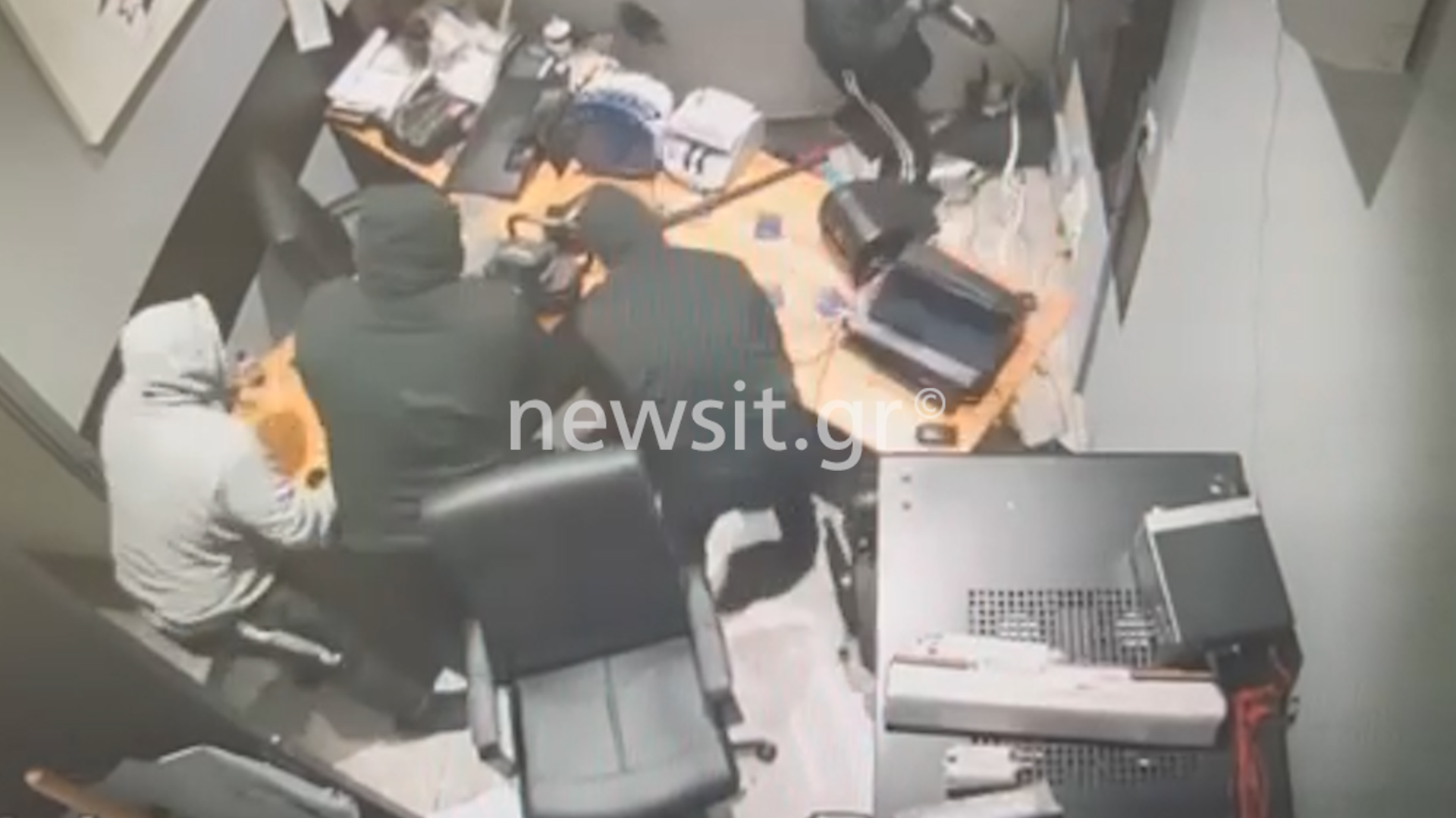 Καρέ καρέ η δράση της συμμορίας που «ξήλωνε» χρηματοκιβώτια – Βίντεο ντοκουμέντα