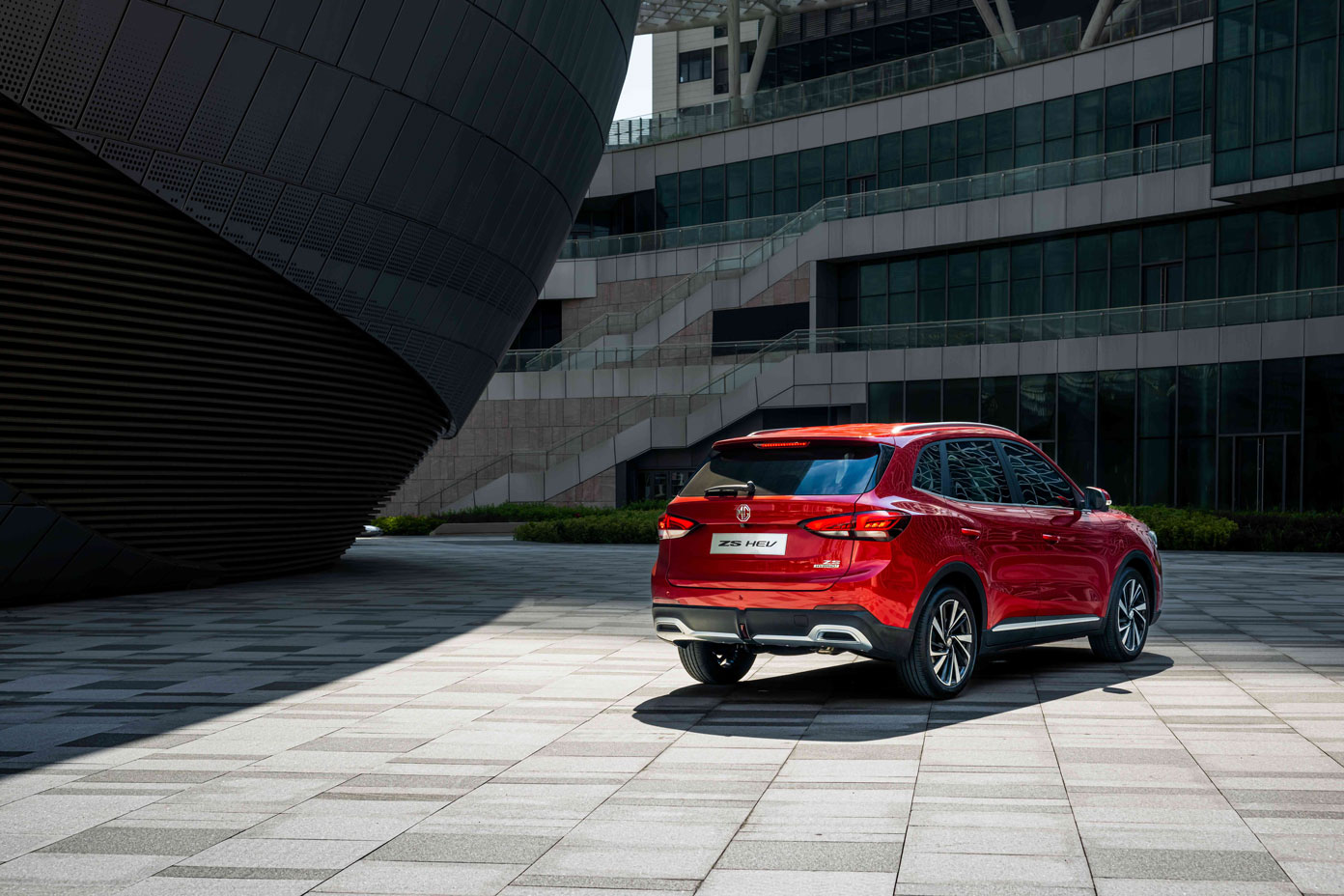 Η MG αποκαλύπτει το ολοκαίνουργιο MG ZSMax HYBRID+