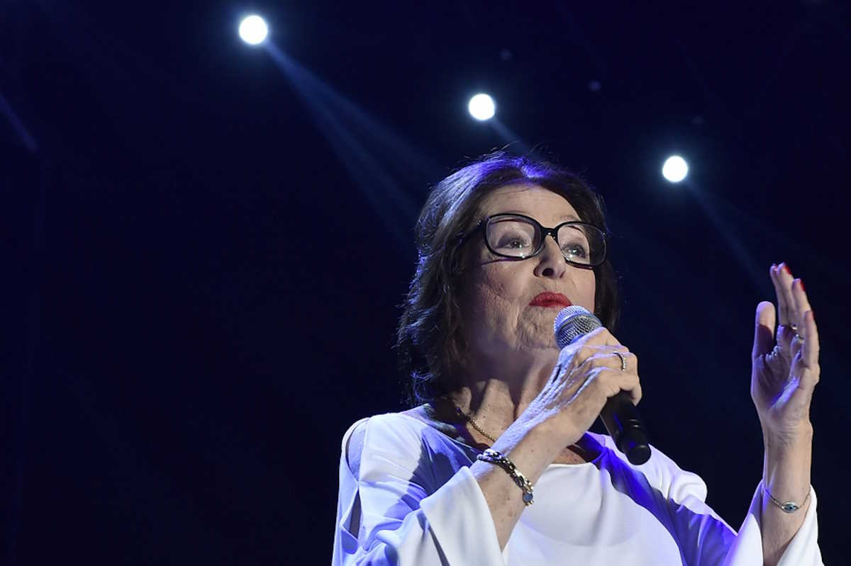 epa06963267 Greek singer Nana Mouskouri performs on stage during a concert at the annual Byblos International Festival (BIF), in the ancient city of Byblos (Jbeil), north of Beirut, Lebanon, 21 August 2018. The festival runs from 01 to 24 August.  EPA