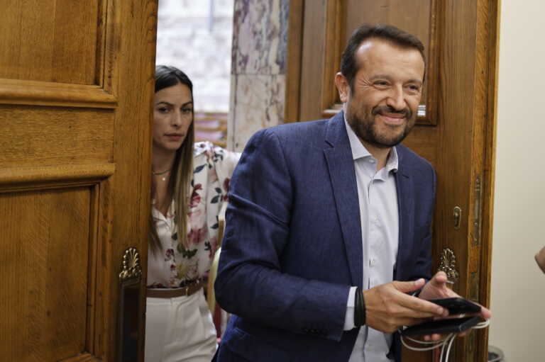 &Pi;&alpha;&pi;&pi;ά&sigmaf; &gamma;&iota;&alpha; &Sigma;&Upsilon;&Rho;&Iota;&Zeta;&Alpha;: &Sigma;&tau;&rho;&alpha;&tau;&eta;&gamma;&iota;&kappa;έ&sigmaf; &delta;&iota;&alpha;&phi;&omicron;&rho;έ&sigmaf; &delta;&epsilon;&nu; έ&chi;&omicron;&upsilon;&nu; &delta;&iota;&alpha;&tau;&upsilon;&pi;&omega;&theta;&epsilon;ί &ndash; &Nu;&alpha; &pi;&rho;&omicron;&chi;&omega;&rho;ή&sigma;&omicron;&upsilon;&mu;&epsilon; &mu;&epsilon; &psi;&upsilon;&chi;&rho;&alpha;&iota;&mu;ί&alpha;