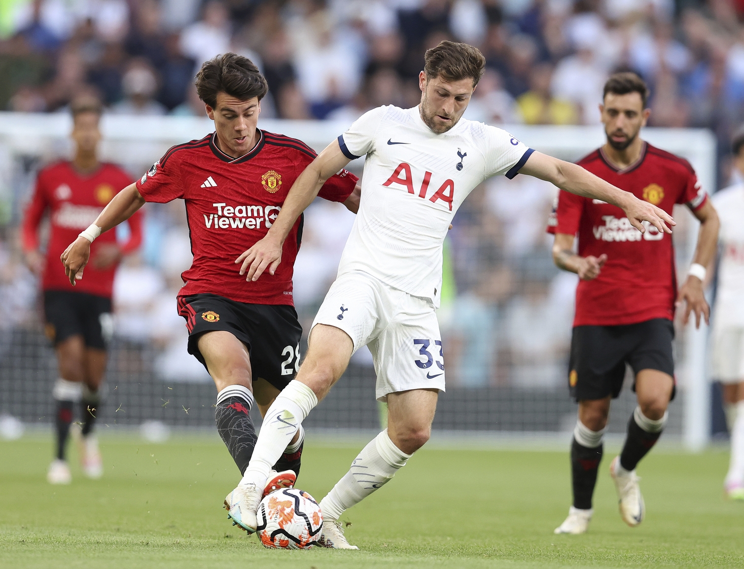 August 19, 2023, London: London, England, 19th August 2023. Ben Davies of Tottenham Hotspur and Facundo Pellistri of Manchester United challenge for the ball during the Premier League match at the Tottenham Hotspur Stadium, London. (Credit Image: Â© Paul Terry