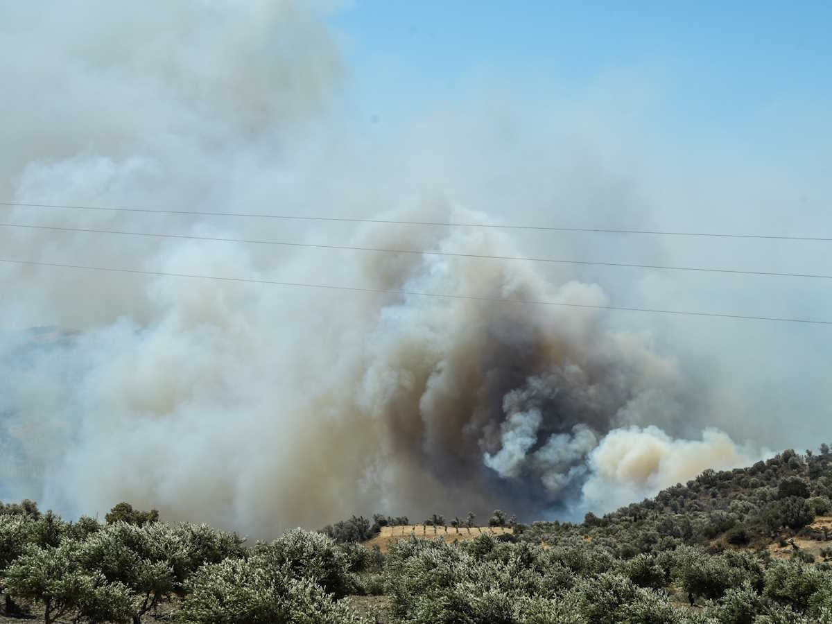ΜΕΓΑΛΗ ΠΥΡΚΑΓΙΑ ΚΟΝΤΑ ΣΕ ΟΙΚΙΣΜΟΥΣ ΣΤΟ ΡΕΘΥΜΝΟ (EUROKINISSI