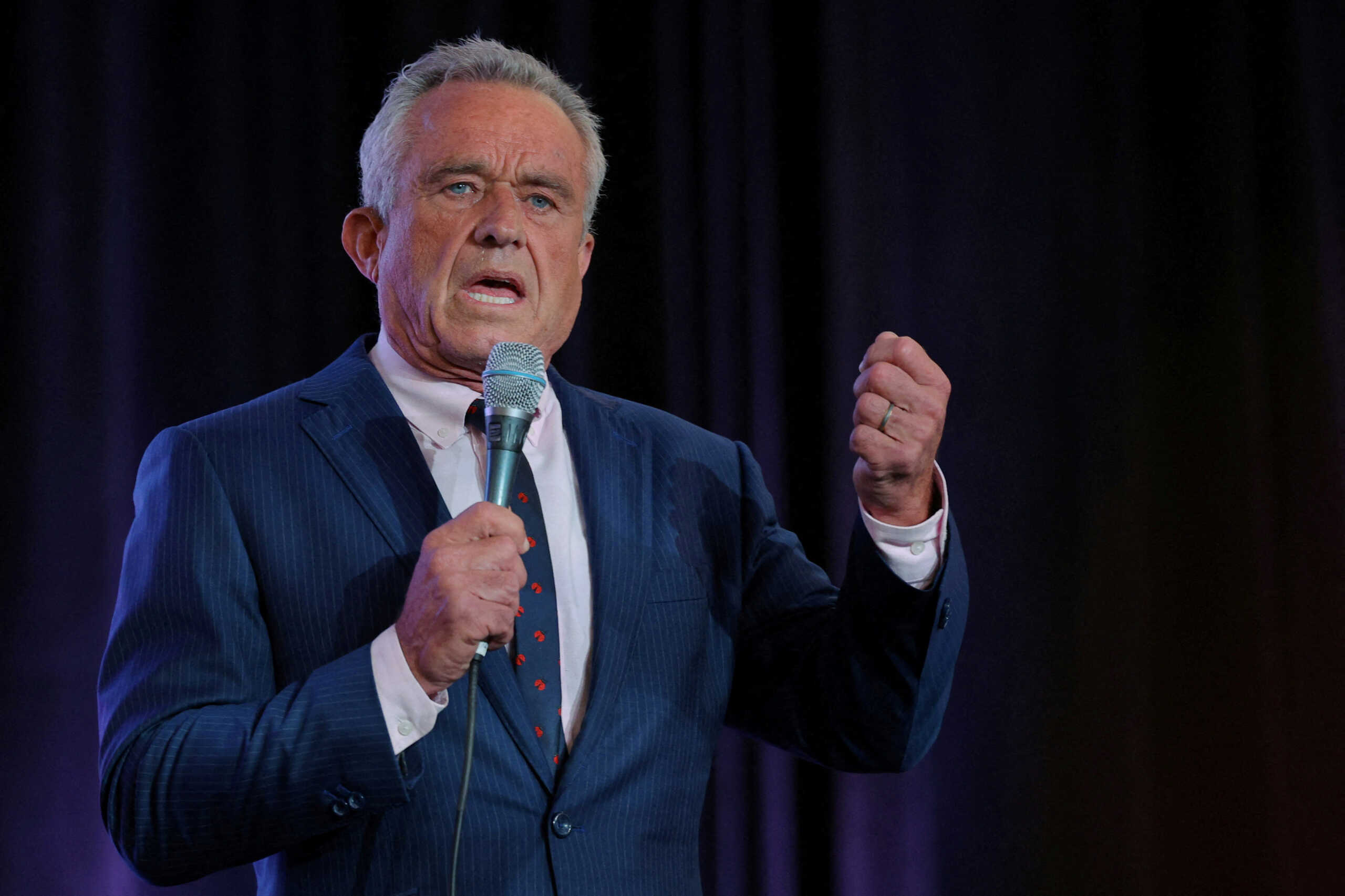 FILE PHOTO: Independent presidential candidate Robert F. Kennedy Jr. addresses the Libertarian Party's national convention in Washington, U.S., May 24, 2024.  REUTERS