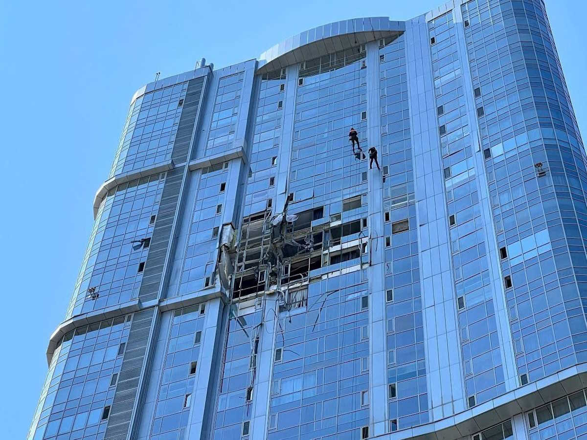 A view shows a damaged residential building following what local authorities called a Ukrainian drone attack in the course of Russia-Ukraine conflict, in Saratov, Russia August 26, 2024. Governor of Saratov Region Roman Busargin via Telegram