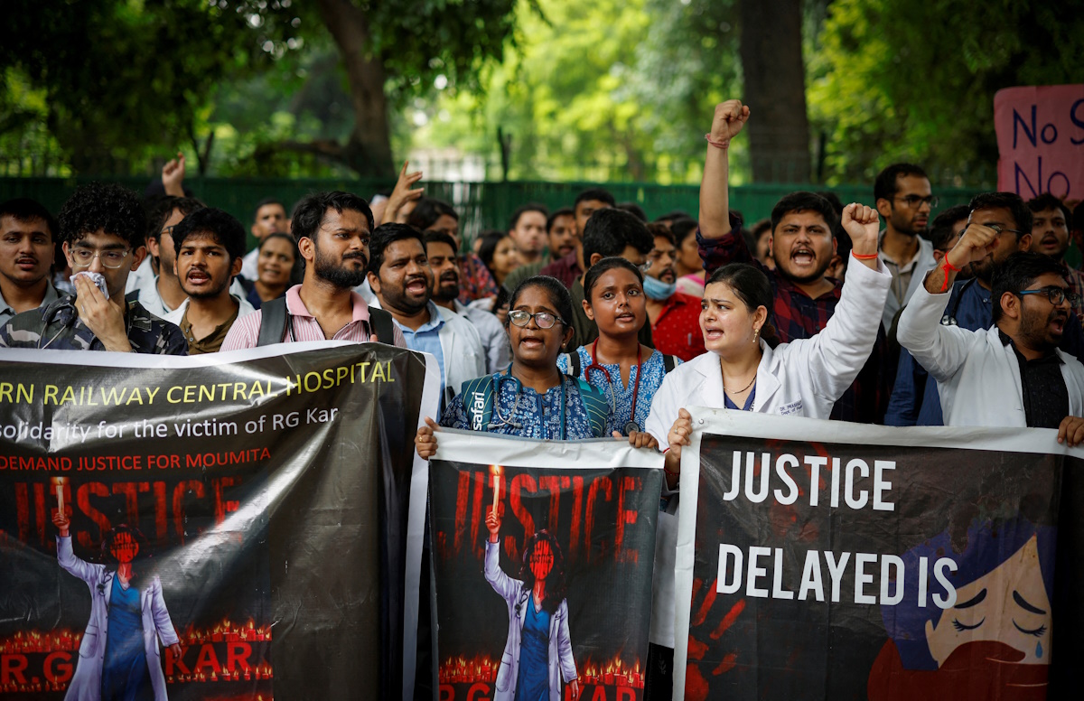 FILE PHOTO: Doctors shout slogans during a protest demanding justice following the rape and murder of a trainee medic at a hospital in Kolkata, in New Delhi, India, August 19, 2024. REUTERS