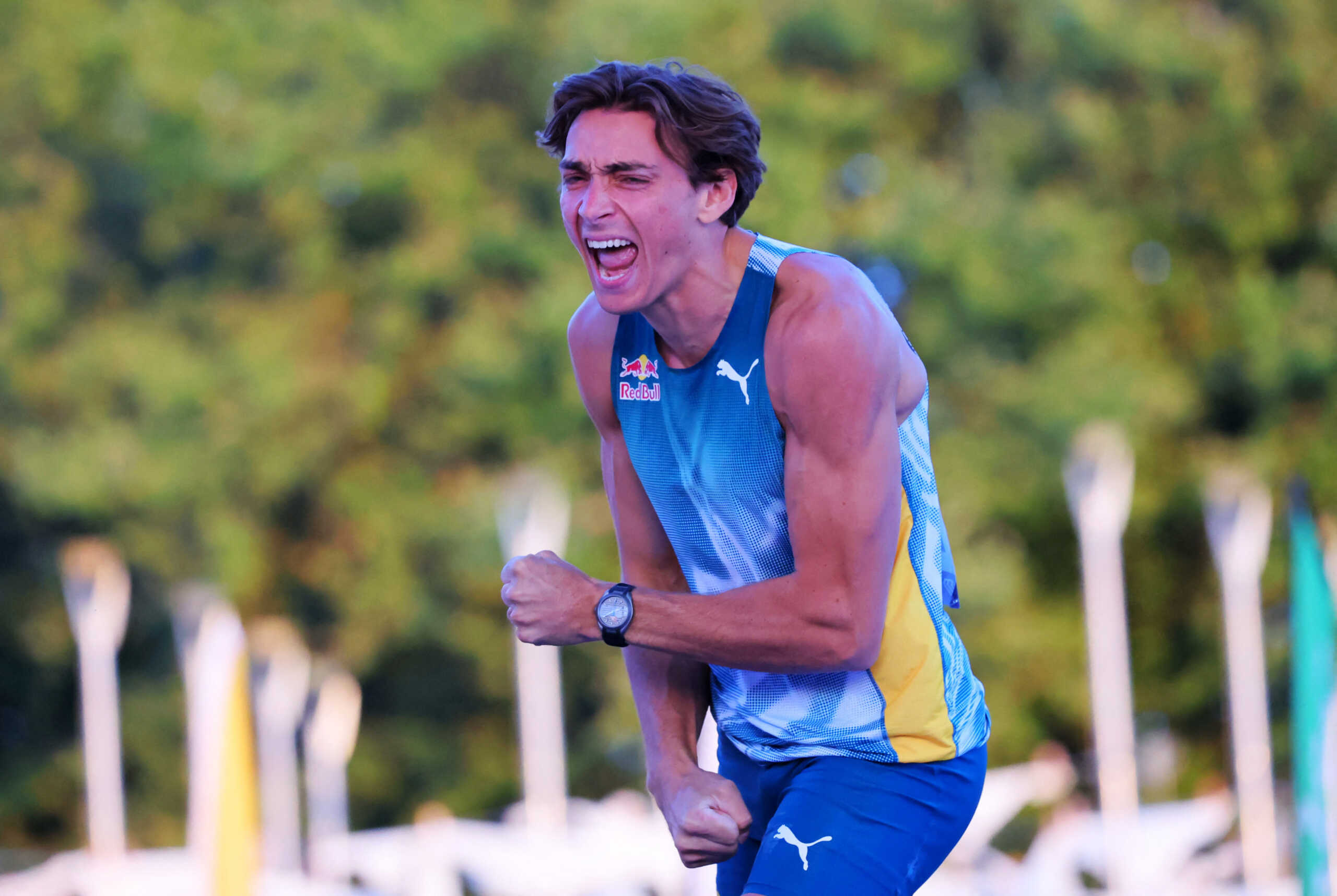 Athletics - Diamond League - Lausanne - Men's Pole Vault - Place de la Navigation, Lausanne, Switzerland - August 21, 2024 Sweden's Armand Duplantis celebrates after winning the diamond league Lausanne REUTERS