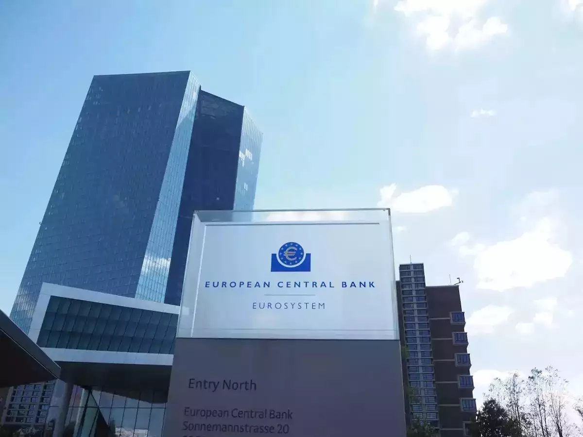 Πανέτα (ΕΚΤ): Είναι λογικό να πιστεύουμε ότι τα επιτόκια θα μειωθούν
