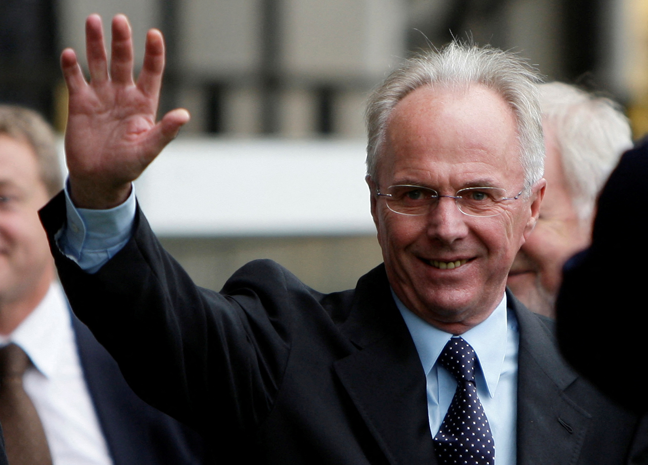 FILE PHOTO: Former England manager Sven-Goran Eriksson waves to fans after joining Notts County FC as director of football in Nottingham, central England July 22, 2009.  Eriksson has described his next challenge as director of football at English League Two (fourth division) club Notts County as his toughest test yet.    REUTERS