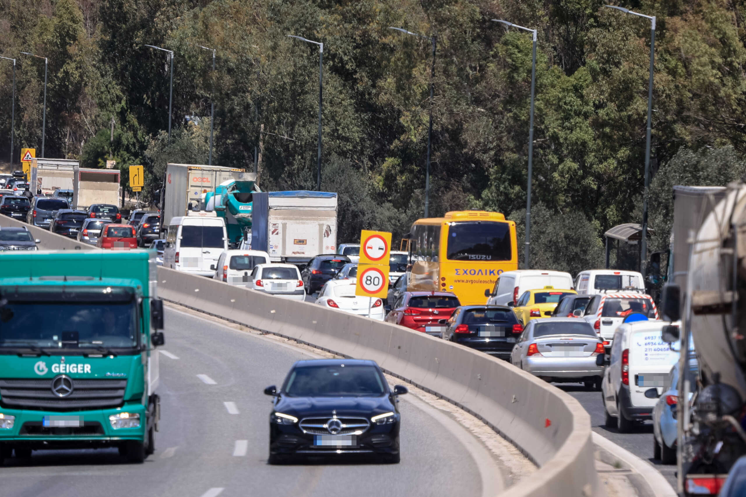 Κίνηση στην Εθνική οδό στο ύψος της Ελευσίνας.  Δευτέρα 27 Μαΐου 2024 (ΓΙΩΡΓΟΣ ΚΟΝΤΑΡΙΝΗΣ